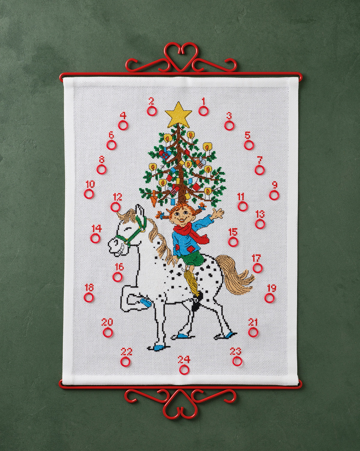 34-4599 Pippi & juletræ B5125/35 35x46cm