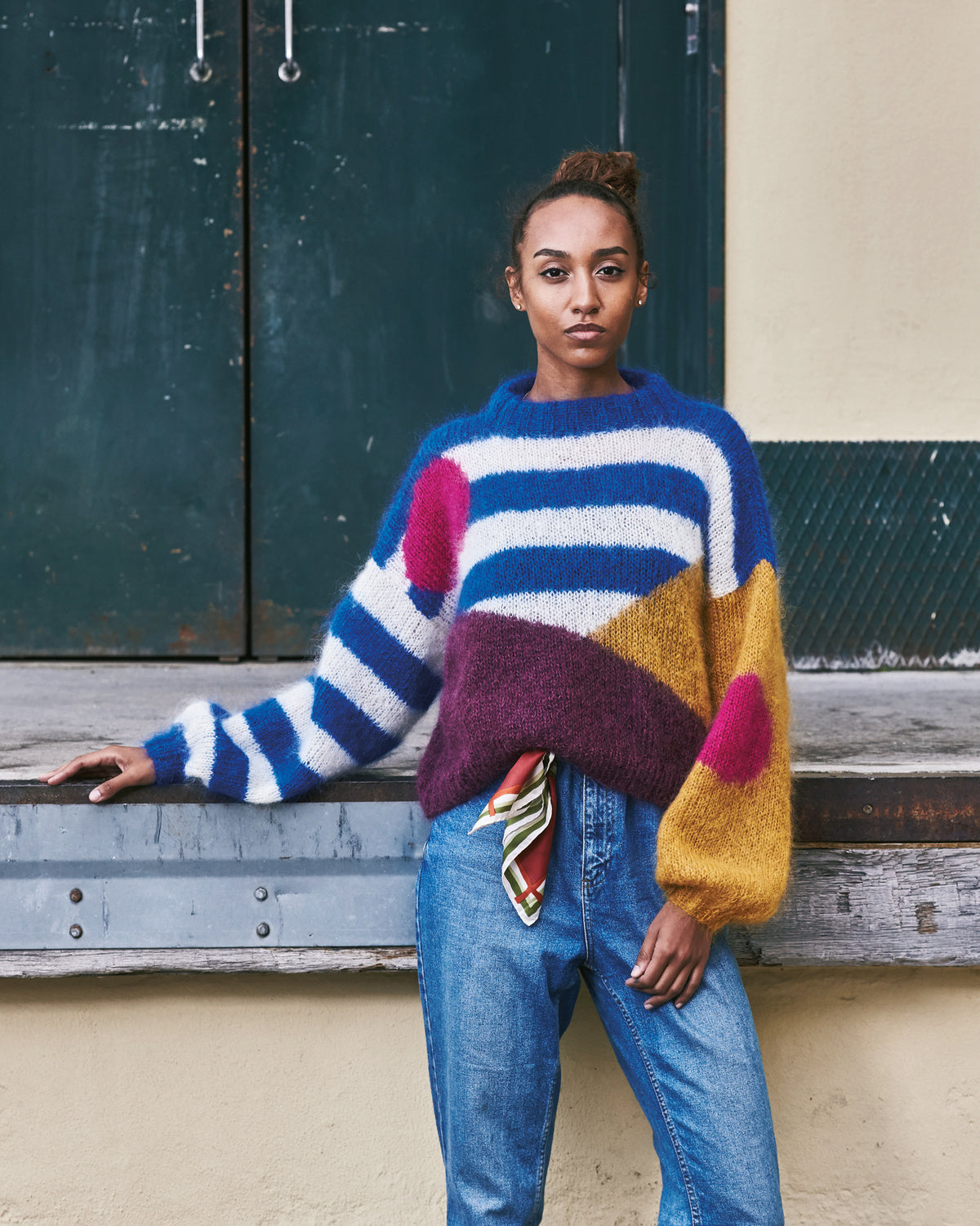 893236 Grafisk sweater med ränder