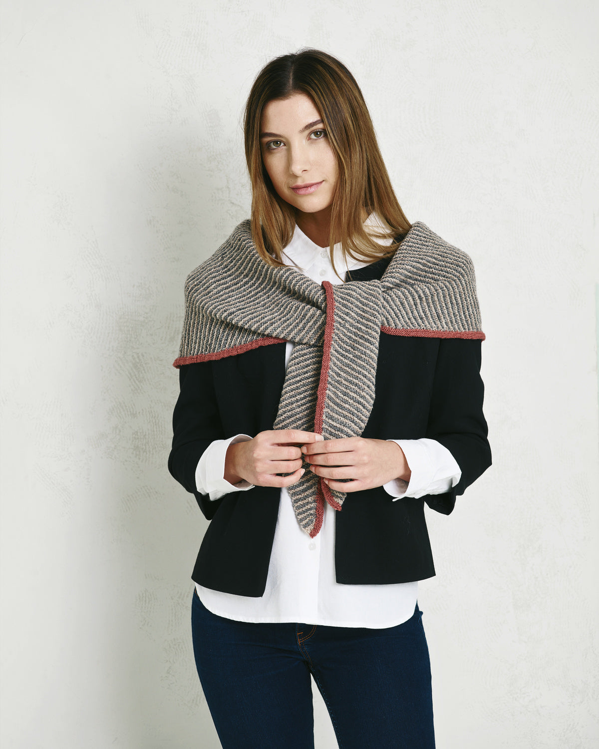 893605 Rätstickad sjal med avigkant