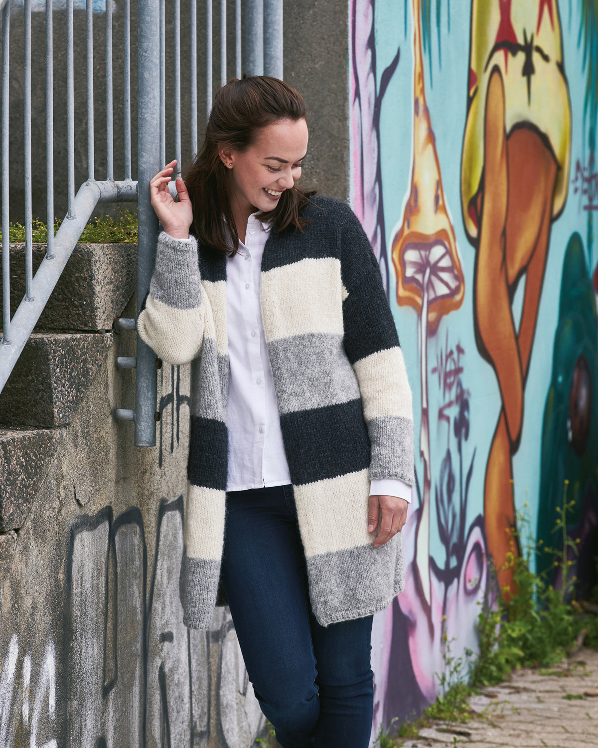 896222 Lång cardigan i breda ränder